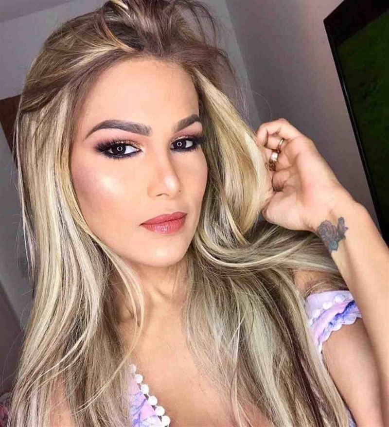 Caroline Aquino - 03